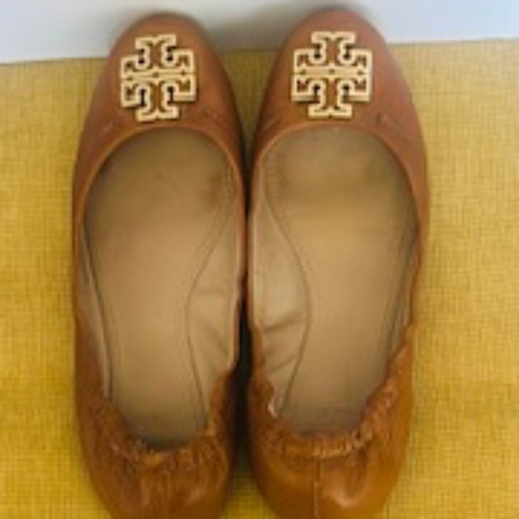 Tory Burch Royal Tan Leather Flats with TB Metallic Gold plated Logo-Pre-Owned - Picture 7 of 16